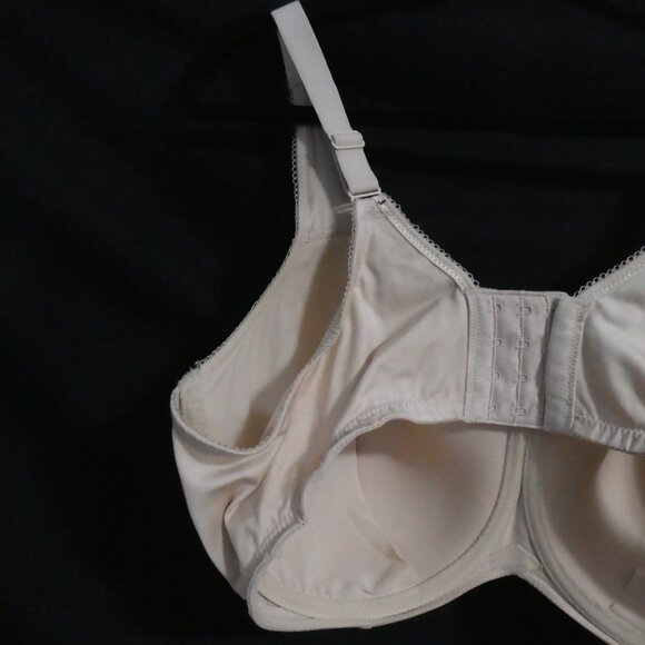 WACOAL | 40 DDD | Elegant Beige Comfort Bra | Wired | *Padding Not Included - Picture 6 of 13